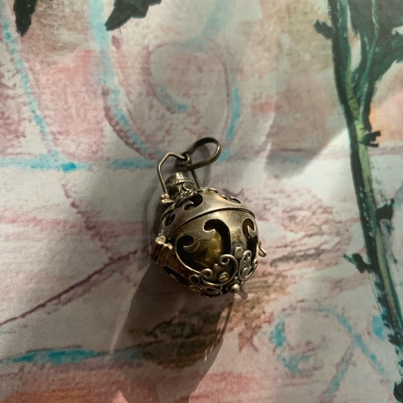 Pendant - Picture 2 of 3